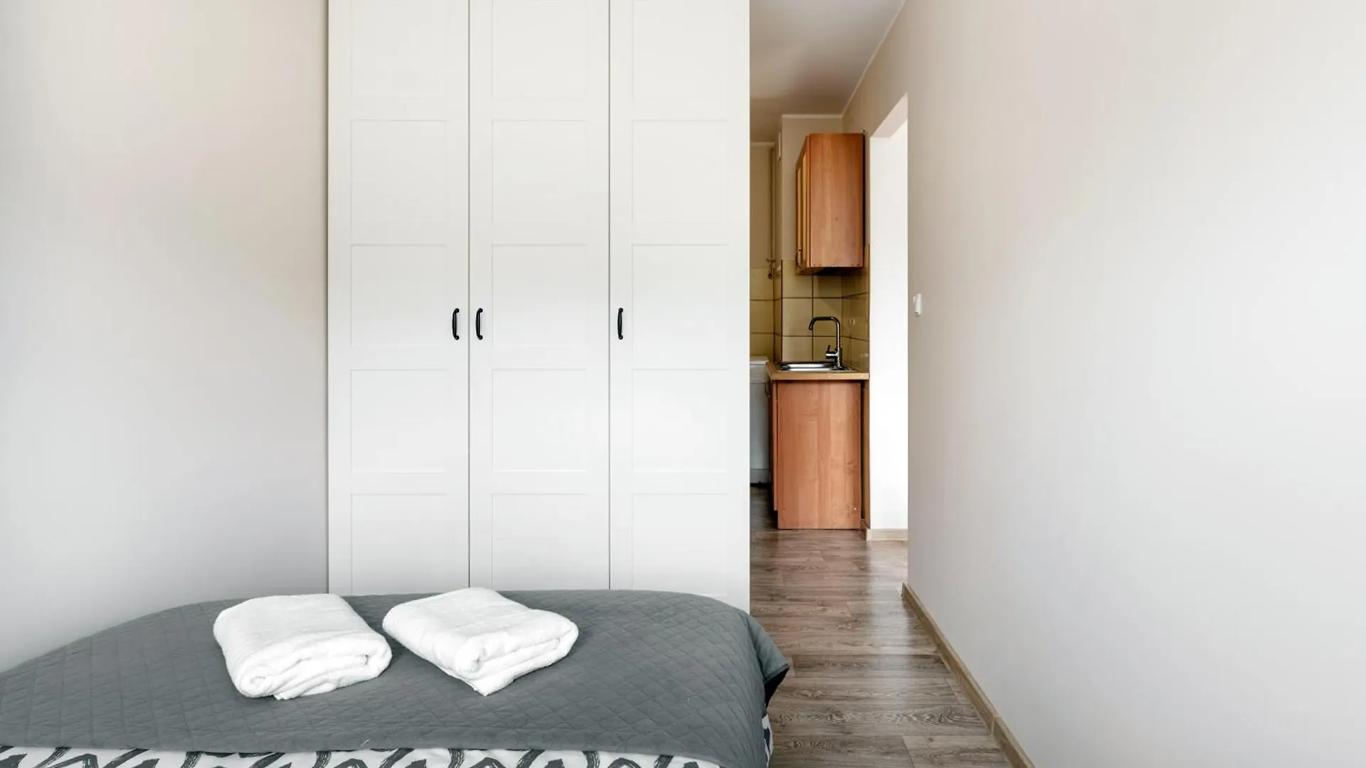 Initium Rooms - Apartament - Obroncow Wybrzeza 6D Gdansk 0*,